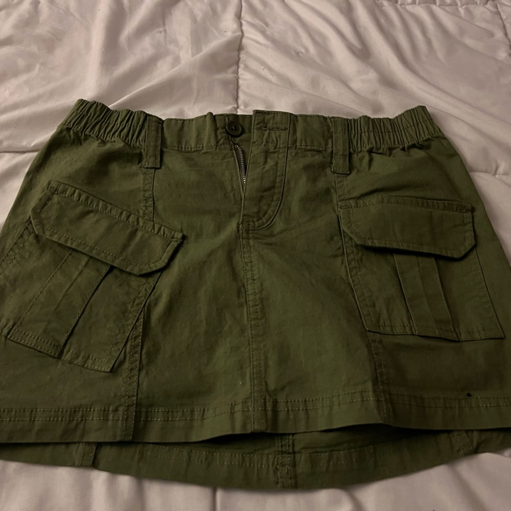 blue notes green skirt